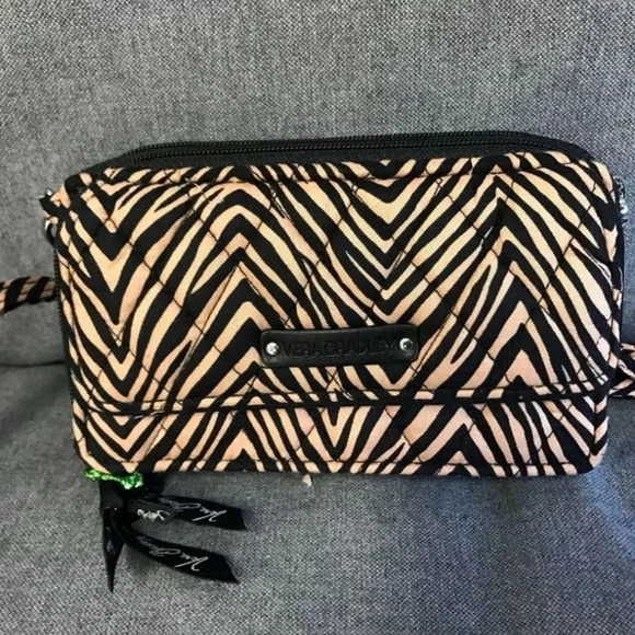 - Vera Bradley Zebra Pattern Crossbody with Wristlet Black/Tan - Picture 2 of 14